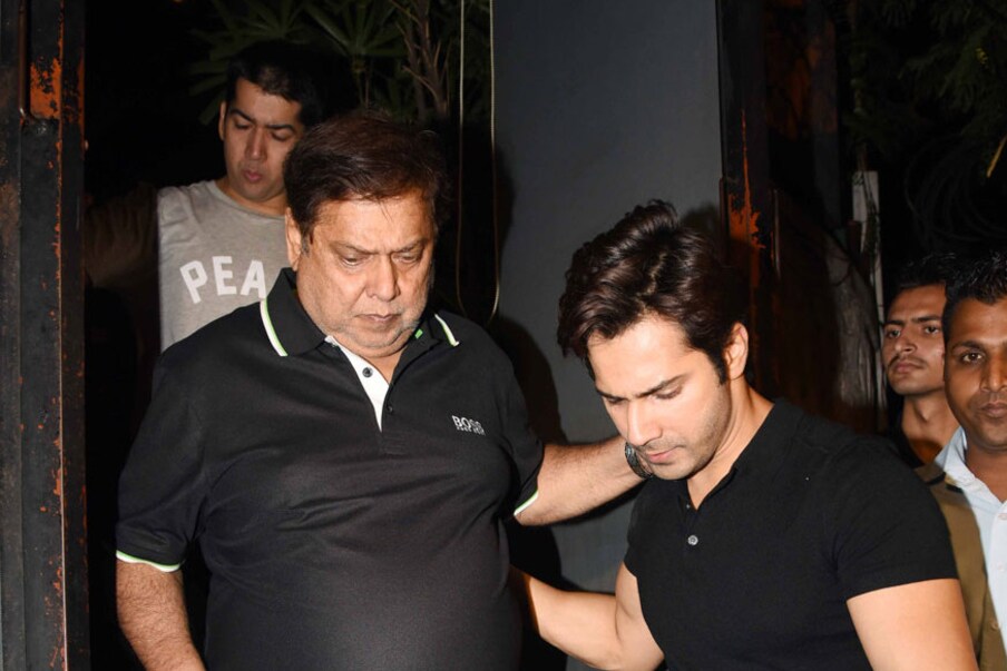  انہوں نے (IMWBuzz) سے بات چیت میں کہا کہ انہوں نے دونوں کی شادی کو لیکر چھپی کئی رپورٹوں کو اچھے سے پڑھا ہے۔ انہوں نے صاف کیا شادی کو لیکر کسی بھی خبر پر یقین نہیں کیاجاناچاہئے۔ انہوں نے کہا کہ شادی کہاں اور کب کرنی ہے یہ فیصلہ ورون اور نتاشا پر ہے۔