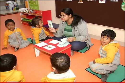 لکھنؤ : بچوں کو کتابوں کے بجائے سازوسامان کے ذریعہ فراہم کی جارہی ہے تعلیم، پڑھیں تفصیل لکھنؤ : بچوں کو کتابوں کے بجائے سازوسامان کے ذریعہ فراہم کی جارہی ہے تعلیم، پڑھیں تفصیل