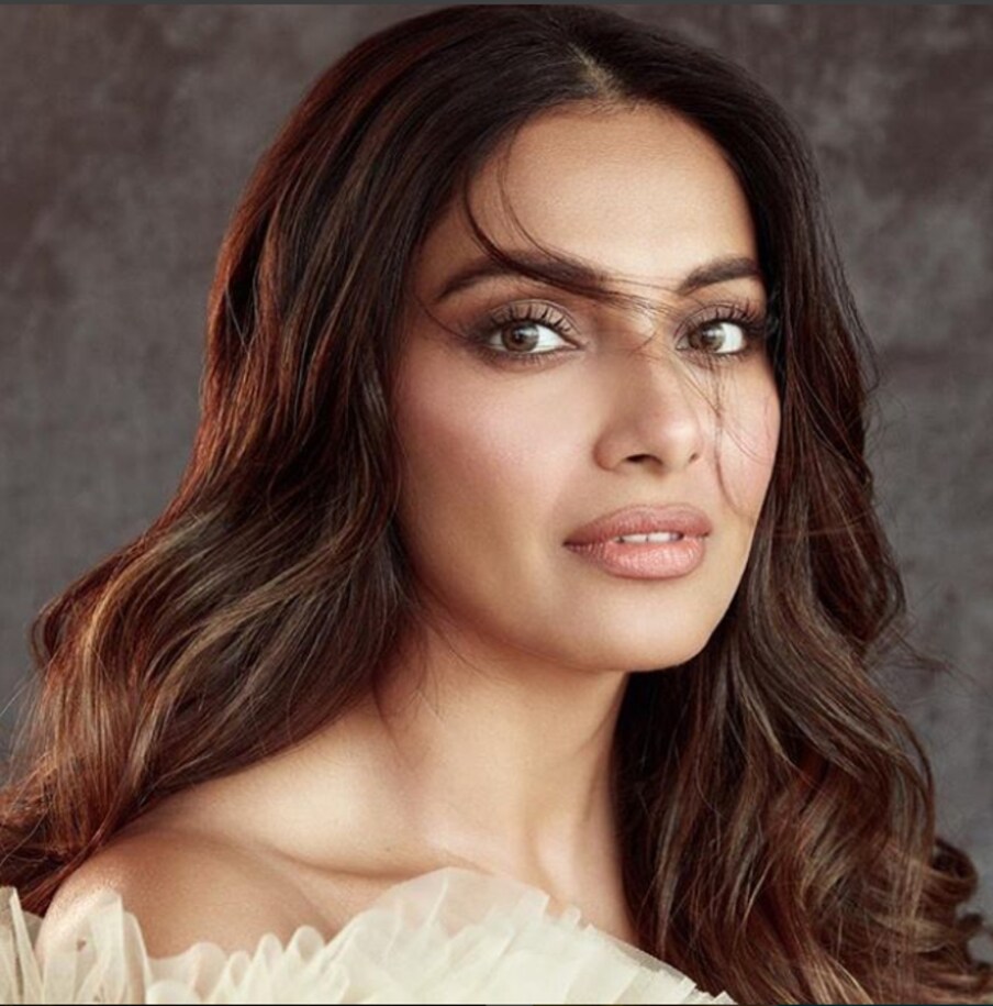  بالی ووڈ اداکارہ بپاشا باسو ( Bipasha Basu ) ۔ تصویر : انسٹاگرام ۔