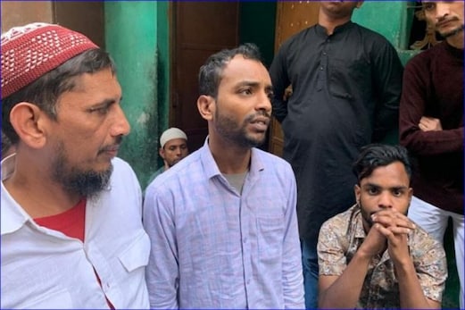 دہلی تشدد: پولیس اہلکاروں کی بےرحمی کے شکار نوجوان نے توڑا دم، قومی ترانہ گاتے ہوئے ویڈیو ہوا تھا وائرل دہلی تشدد: پولیس اہلکاروں کی بےرحمی کے شکار نوجوان نے توڑا دم، قومی ترانہ گاتے ہوئے ویڈیو ہوا تھا وائرل