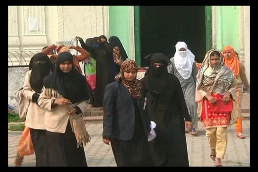 میرٹھ : یوپی میں مدارس کے اساتذہ کو مکمل تنخواہ کا گزشتہ پانچ سالوں سے انتظار میرٹھ : یوپی میں مدارس کے اساتذہ کو مکمل تنخواہ کا گزشتہ پانچ سالوں سے انتظار