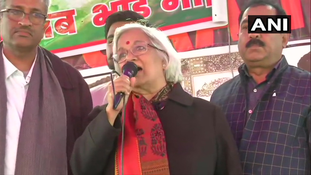 خیال رہے کہ جنوب مشرقی دہلی کے شاہین باغ میں 15 دسمبر 2019 سے ترمیمی شہریت قانون اور این آر سی کے خلاف بڑی تعداد میں خواتین اور بچے مظاہرہ کررہے ہیں ۔ تصویر : اے این آئی ٹویٹر ۔ خیال رہے کہ جنوب مشرقی دہلی کے شاہین باغ میں 15 دسمبر 2019 سے ترمیمی شہریت قانون اور این آر سی کے خلاف بڑی تعداد میں خواتین اور بچے مظاہرہ کررہے ہیں ۔ تصویر : اے این آئی ٹویٹر ۔