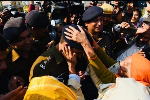 شاہین باغ احتجاج معاملہ: روڈ خالی کروانے والی عرضیوں پر سپریم کورٹ آج کرے گا سماعت شاہین باغ احتجاج معاملہ: روڈ خالی کروانے والی عرضیوں پر سپریم کورٹ آج کرے گا سماعت