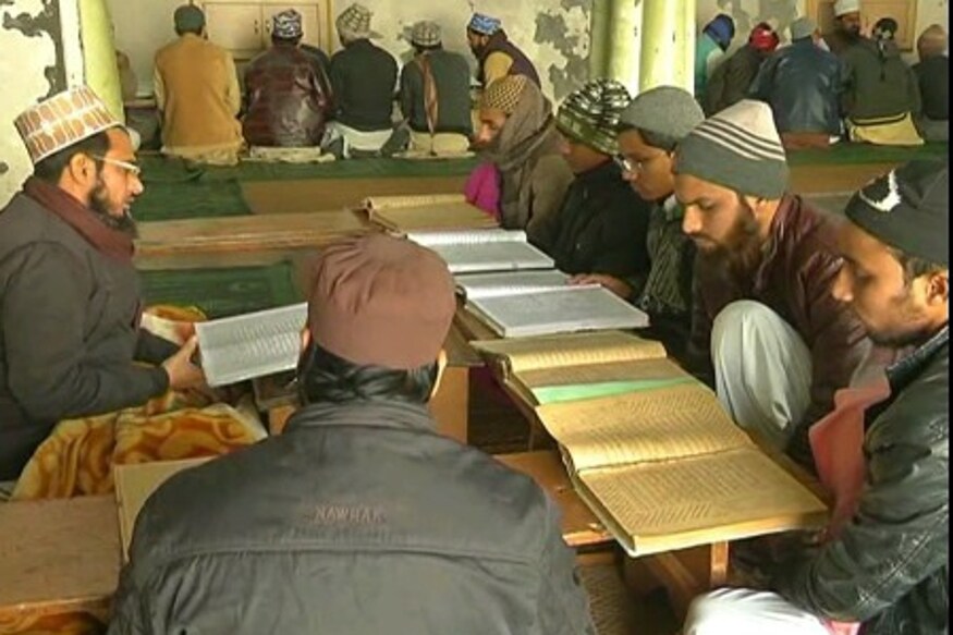 مدرسہ منتظمین نے سوشل میڈیا گروپ کے ذریعہ اسکی شروعات تو کر دی تھی، لیکن مدارس کے لئے آن لائن تعلیم سسٹم ناکام ثابت ہو رہا ہے۔ فائل فوٹو