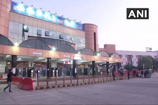 کووڈ 19: دہلی میں آج سے لاک ڈاؤن ، پیسنجر ٹرینیں 31 مارچ تک نہیں چلیں گی کووڈ 19: دہلی میں آج سے لاک ڈاؤن ، پیسنجر ٹرینیں 31 مارچ تک نہیں چلیں گی