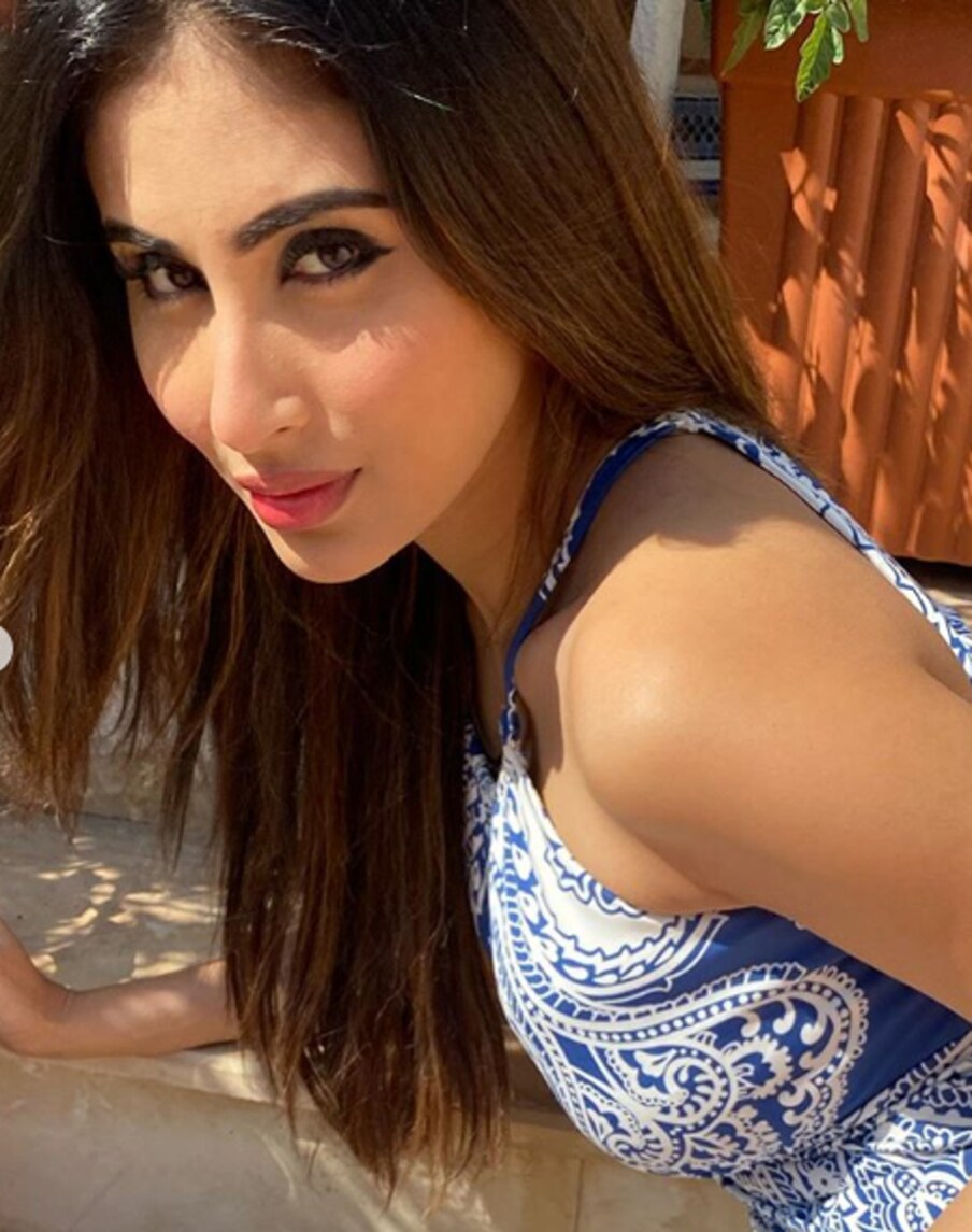  بالی ووڈ کی بولڈ اداکارہ مونی رائے (Mouni Roy) ۔ تصویر انسٹاگرام ۔