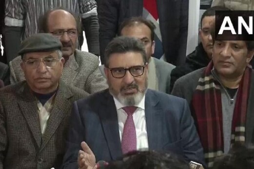 جموں و کشمیر : پی ڈی پی کے سابق لیڈر الطاف بخاری نے لانچ کی اپنی نئی پارٹی ، کیا یہ بڑا وعدہ جموں و کشمیر : پی ڈی پی کے سابق لیڈر الطاف بخاری نے لانچ کی اپنی نئی پارٹی ، کیا یہ بڑا وعدہ