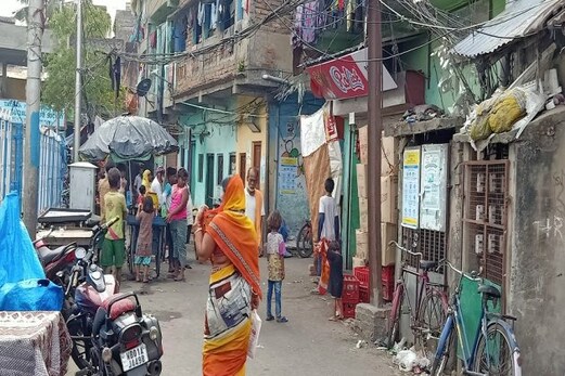 مغربی بنگال: کورونا کی دہشت سے بستیوں کے لوگ پریشان مغربی بنگال: کورونا کی دہشت سے بستیوں کے لوگ پریشان