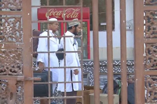 الہ آباد میں 16 غیر ملکی سمیت 30 تبلیغی جماعتیوں کو بھیجا گیا جیل الہ آباد میں 16 غیر ملکی سمیت 30 تبلیغی جماعتیوں کو بھیجا گیا جیل