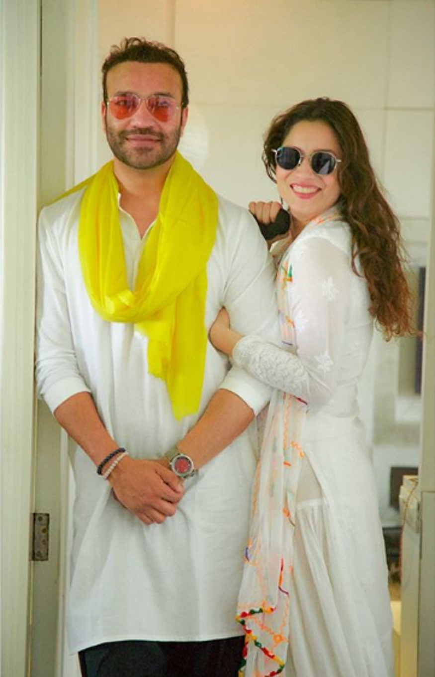 تصویر کے ساتھ انکتا نے جو کیپشن دیا ہے ، اس کو پڑھ کر ایسا لگ رہا ہے جیسے وہ لاک ڈاون کے اس دور میں بوائے فرینڈ کو کافی یاد کررہی ہیں ۔ تصویر : انسٹاگرام ۔ تصویر کے ساتھ انکتا نے جو کیپشن دیا ہے ، اس کو پڑھ کر ایسا لگ رہا ہے جیسے وہ لاک ڈاون کے اس دور میں بوائے فرینڈ کو کافی یاد کررہی ہیں ۔ تصویر : انسٹاگرام ۔