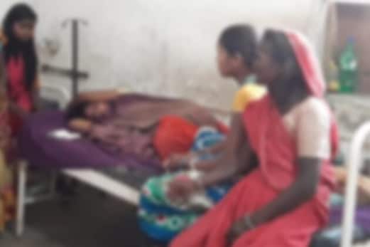 درد زہ سے تڑپتی حاملہ خاتون کے ساتھ اے این ایم نے کی یہ انسانیت سوزحرکت: جانیں پورا معاملہ درد زہ سے تڑپتی حاملہ خاتون کے ساتھ اے این ایم نے کی یہ انسانیت سوزحرکت: جانیں پورا معاملہ