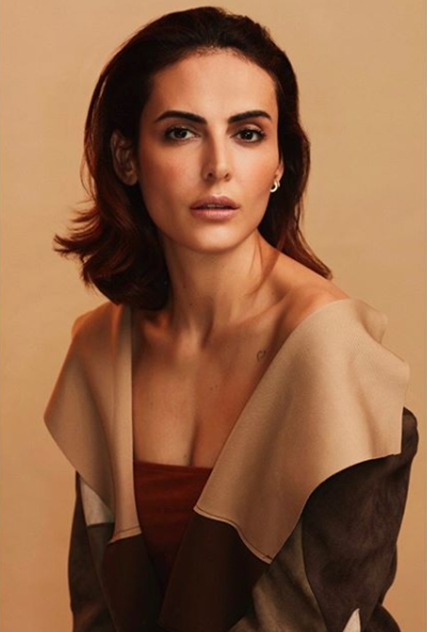 مندنا نے مزید بتایا کہ ہم صرف انٹرنیٹ کے ذریعہ ایک دوسرے سے رابطہ کرپا رہے ہیں ۔ وہاں بہت برا حال ہے ۔ تصویر : انسٹاگرام ۔ مندنا نے مزید بتایا کہ ہم صرف انٹرنیٹ کے ذریعہ ایک دوسرے سے رابطہ کرپا رہے ہیں ۔ وہاں بہت برا حال ہے ۔ تصویر : انسٹاگرام ۔