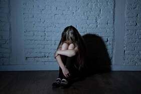 مکان مالک کے بیٹے نے5سالہ معصوم کو بنایا اپنی ہوس کاشکار، ڈری ہوئی بچی نے ماں کو سنایا درد مکان مالک کے بیٹے نے5سالہ معصوم کو بنایا اپنی ہوس کاشکار، ڈری ہوئی بچی نے ماں کو سنایا درد