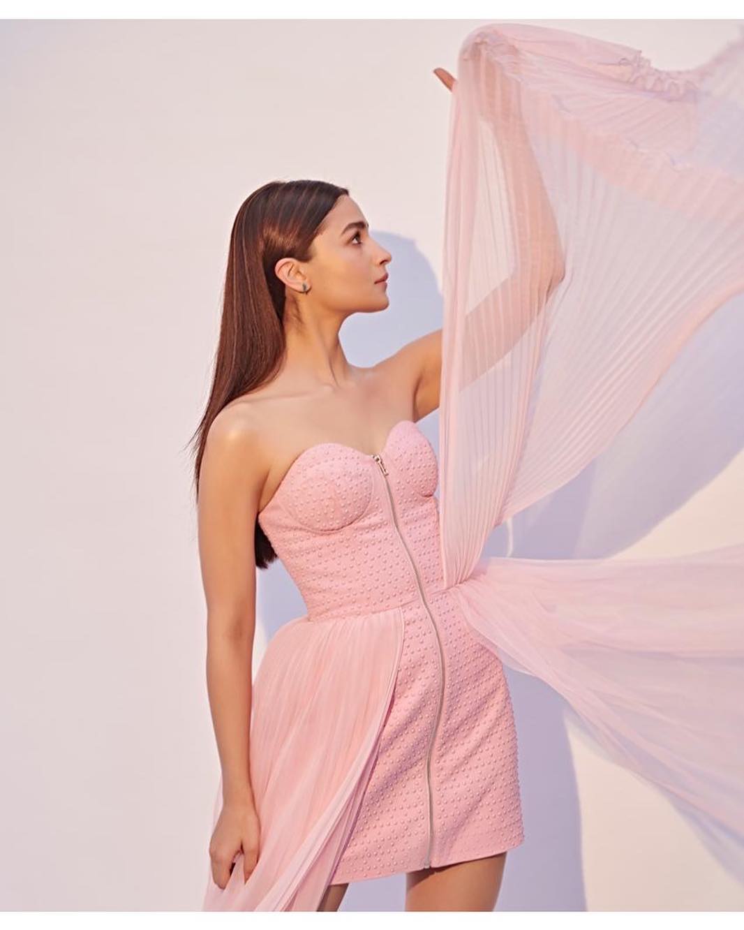  بالی ووڈ اداکارہ عالیہ بھٹ ۔ (Phooto:Instagram/@aliaabhatt)