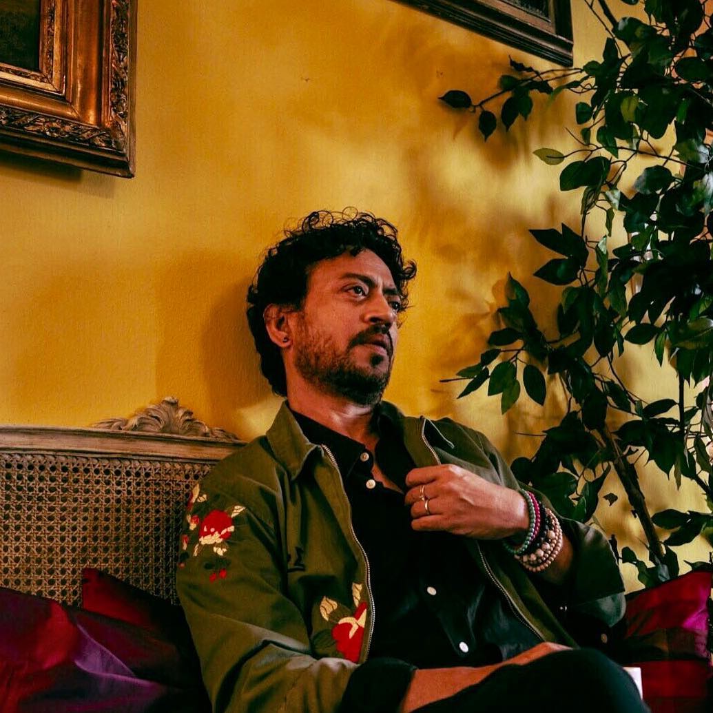 عرفان خان نے انٹرویو میں بتایا تھا کہ’’ جب شروعات میں اس بیماری کے بارے میں معلوم ہوا تو میں ہل گیا، میں بہت کمزور پڑ گیا تھا۔ کچھ سمجھ نہیں آ رہا تھا لیکن دھیرے دھیرے زندگی کےبارے میں سوچنے کا ایک نیا نظریہ سامنے آیا۔ میں چاہتا ہوں کہ لوگ قدرت پر یقین رکھنا سیکھیں، قدرت سے زیادہ قابل اعتماد اور کچھ نہیں۔ عرفان خان نے انٹرویو میں بتایا تھا کہ’’ جب شروعات میں اس بیماری کے بارے میں معلوم ہوا تو میں ہل گیا، میں بہت کمزور پڑ گیا تھا۔ کچھ سمجھ نہیں آ رہا تھا لیکن دھیرے دھیرے زندگی کےبارے میں سوچنے کا ایک نیا نظریہ سامنے آیا۔ میں چاہتا ہوں کہ لوگ قدرت پر یقین رکھنا سیکھیں، قدرت سے زیادہ قابل اعتماد اور کچھ نہیں۔