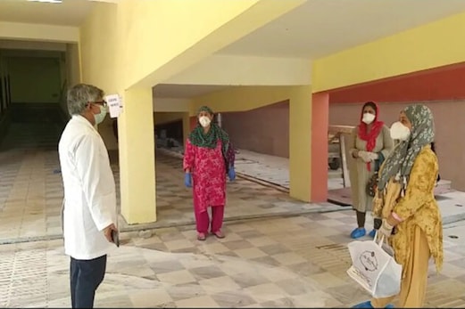 کورونا متاثرین کی تعداد میں اضافہ کے باوجود میرٹھ سے راحت کی خبر ، 9 مریض ڈسچارج کورونا متاثرین کی تعداد میں اضافہ کے باوجود میرٹھ سے راحت کی خبر ، 9 مریض ڈسچارج