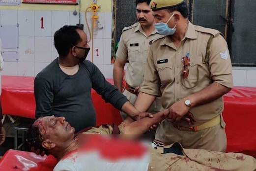 مظفر نگر میں لاک ڈاؤن کے دوران ہجوم نے کیا پولیس پر حملہ، پانچ گرفتار مظفر نگر میں لاک ڈاؤن کے دوران ہجوم نے کیا پولیس پر حملہ، پانچ گرفتار