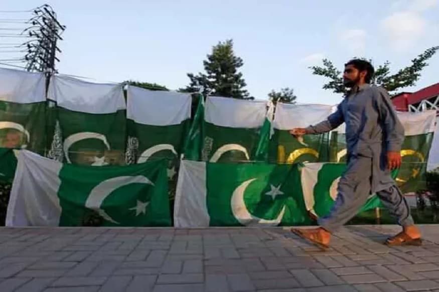 تفصیلات کے مطابق دورۂ انگلینڈ سے قبل پاکستان کرکٹ بورڈ کی جانب سے منتخب کھلاڑیوں کے کورونا وائرس ٹیسٹ ہوئے، ان میں سے 10 کے نتائج مثبت رہے۔
