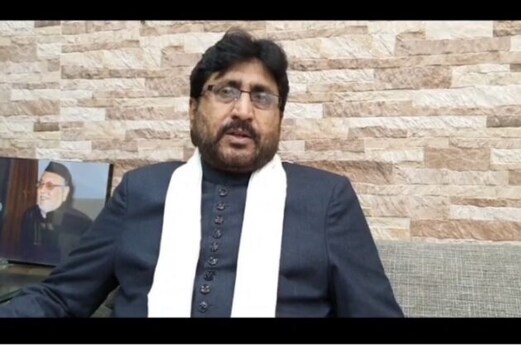 وبا کے پس منظر میں مذہبی سیاست پر تنقید، اہم دانشوروں نے اٹھائی آواز وبا کے پس منظر میں مذہبی سیاست پر تنقید، اہم دانشوروں نے اٹھائی آواز