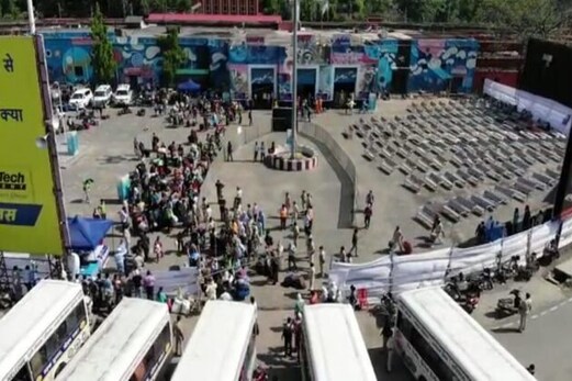 باہر سے آئے مزدوروں نے بڑھائی بہار کی پریشانی، 900 سے زائد ہوگئی مریضوں کی تعداد باہر سے آئے مزدوروں نے بڑھائی بہار کی پریشانی، 900 سے زائد ہوگئی مریضوں کی تعداد