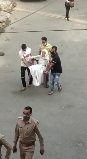 85 برس کیبلقیس بانو نے کورونا وائرس کو مات دے کر زندگی کی جنگ جیت لی ہے۔