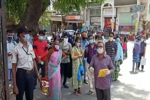 کانگریس نےمزدوروں کا خرچ اٹھانےکا کیا اعلان تو بی جے پی نےمزدوروں کو بھڑکانےکا لگایا الزام کانگریس نےمزدوروں کا خرچ اٹھانےکا کیا اعلان تو بی جے پی نےمزدوروں کو بھڑکانےکا لگایا الزام