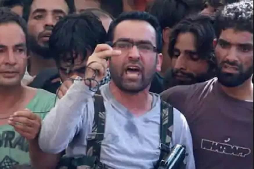 حزب المجاہدین کے کمانڈر ریاض نائیکو اور اس کے دو ساتھیوں کو سیکورٹی اہلکاروں نے بدھ کو ہوئی مڈبھیڑ میں ہلاک کردیا تھا۔
