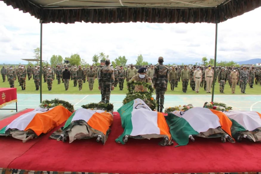 جموں وکشمیر کے ہندواڑہ میں ہفتہ کو ہوئے دہشت گردانہ انکاونٹر میں ایک کرنل، ایک میجر، دو فوجی جوان اور پولیس سب انسپکٹر شہید ہوئے ہیں۔