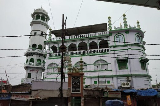 رمضان المبارک کے آخری جمعہ میں بھی پٹنہ کی مسجدوں میں نظر آیا سناٹا ، زیادہ تر مسجدیں رہی بند رمضان المبارک کے آخری جمعہ میں بھی پٹنہ کی مسجدوں میں نظر آیا سناٹا ، زیادہ تر مسجدیں رہی بند