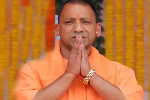 اترپردیش (Uttar Pradesh) کی یوگی حکومت (Yogi Government) نے ریاست کی سرکاری نوکریوں (Government Jobs) میں ریزرویشن (Reservation) کا کوٹہ بڑھا دیا ہے۔ اب یوپی میں سرکاری نوکریوں میں کل 60 فیصدی عہدوں پر ریزرویشن ہوگا۔