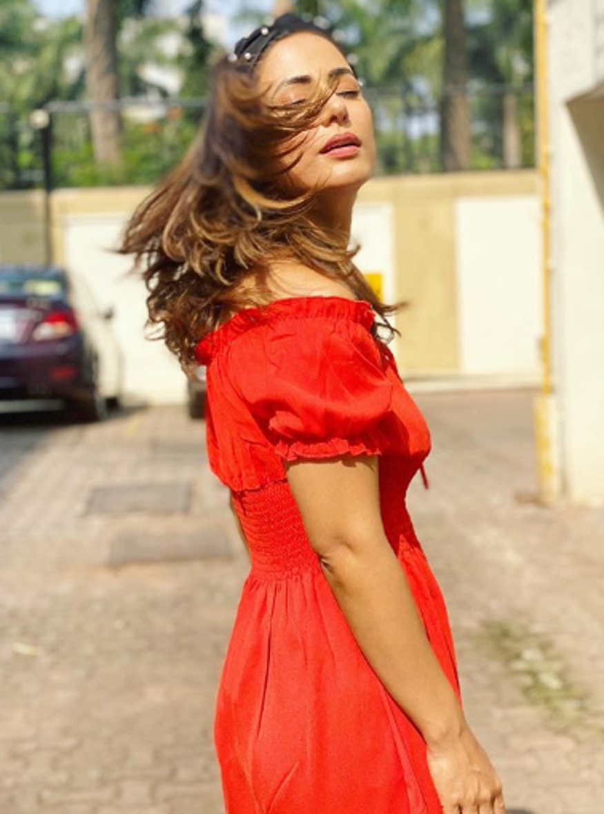  اداکارہ حنا خان ( Hina Khan ) ۔ تصویر : انسٹاگرام ۔