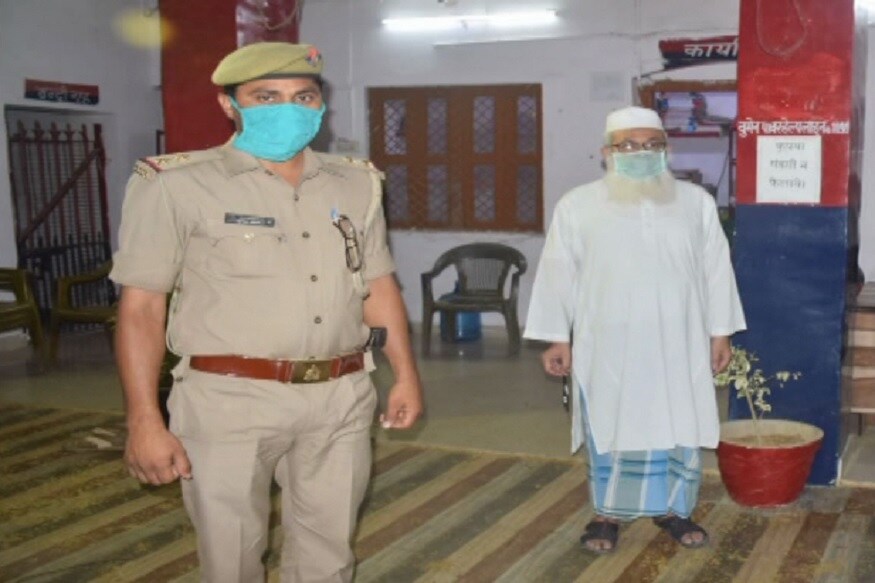 پرو فیسر محمد شاہد کی گرفتاری کے بعد الہ آباد یونیورسٹی انتظامیہ نے ان کو معطل کر دیا ہے۔