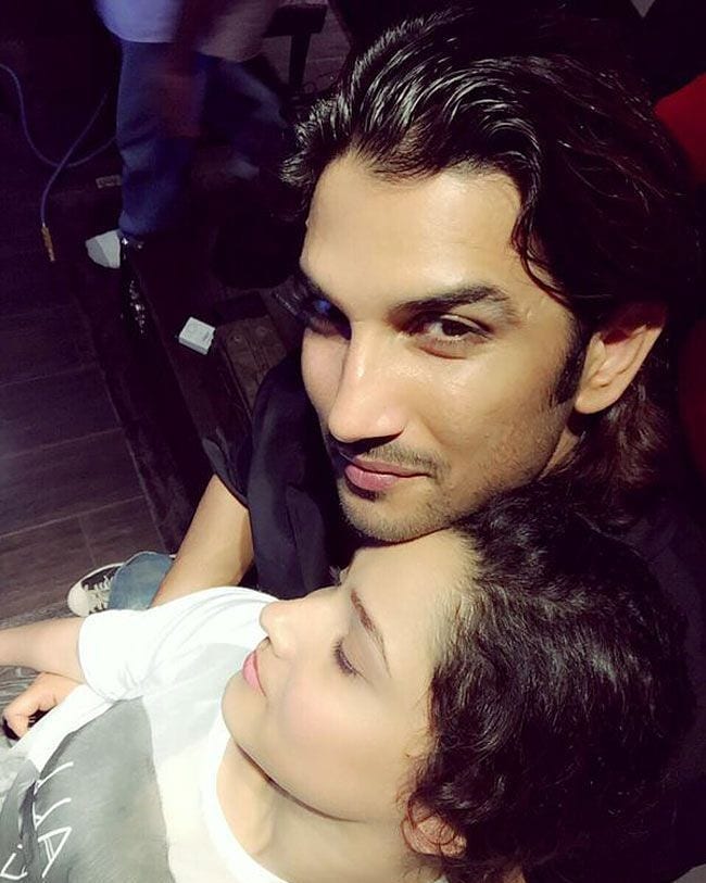 ڈاکٹر نے یہ بھ بتایا کہ سشانت کو احساس ہو گیا تھا کہ انکتا لوکھنڈے سے بریک اپ کر کے انہوں نے غلطی کردی۔ ڈاکٹر نے یہ بھ بتایا کہ سشانت کو احساس ہو گیا تھا کہ انکتا لوکھنڈے سے بریک اپ کر کے انہوں نے غلطی کردی۔