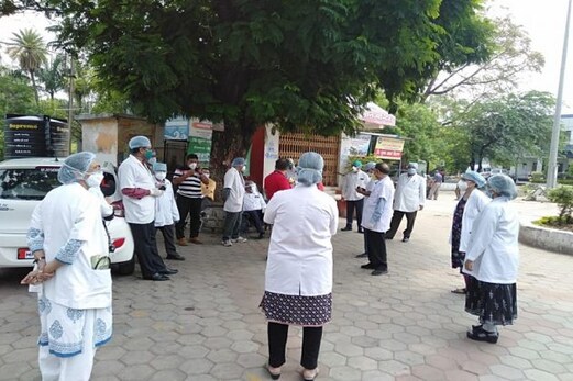 مدھیہ پردیش: شیوراج سنگھ کی حکومت میں کورونا جانباز ہوئے بھکمری کے شکار مدھیہ پردیش: شیوراج سنگھ کی حکومت میں کورونا جانباز ہوئے بھکمری کے شکار
