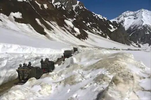 لداخ : ہندوستان اور چین کے فوجیوں کے درمیان کیسے شروع ہوئی لڑائی ، اب آئی یہ بڑی جانکاری لداخ : ہندوستان اور چین کے فوجیوں کے درمیان کیسے شروع ہوئی لڑائی ، اب آئی یہ بڑی جانکاری