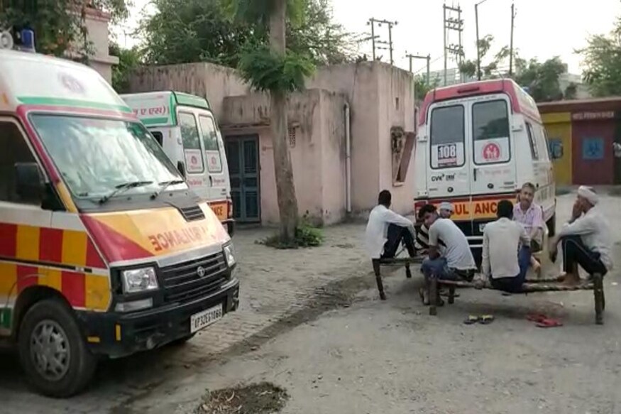 گزشتہ روز لاش لیکر غازی آباد سے میرٹھ کے سورج کنڈ شمشان گھاٹ پہنچے اہل خانہ کو شمشان گھاٹ کے پجاریوں نے اندر داخل ہونے سے منع کر دیا ۔
