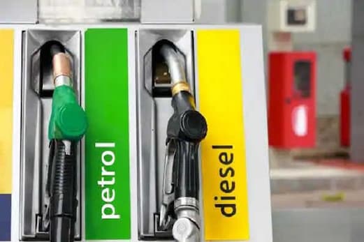 Petrol-Diesel Price: ملک میں 49دنوں میں28مرتبہ پٹرول اورڈیزل کی قیمتوں میں اضافہ،عام آدمی پر7روپئے کابوجھ Petrol-Diesel Price: ملک میں 49دنوں میں28مرتبہ پٹرول اورڈیزل کی قیمتوں میں اضافہ،عام آدمی پر7روپئے کابوجھ
