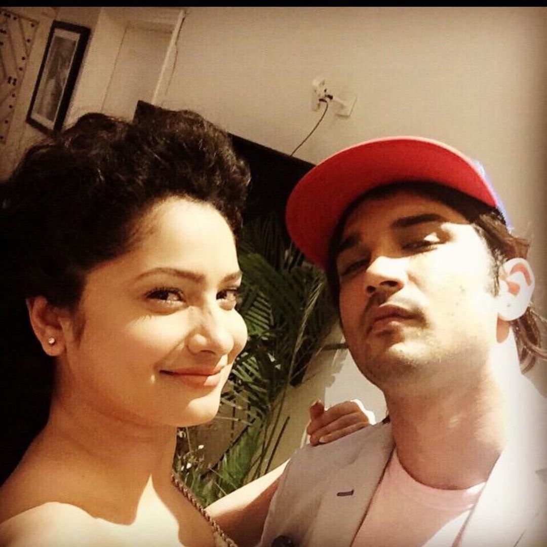 بالی ووڈ کے چمکتے ستارے سشانت سنگھ راجپوت (Sushant Singh Rajput) اور ان کی سابق گرل فرینڈانکتا لوکھنڈے (Ankita Lokhande): تصویر انسٹاگرام۔ بالی ووڈ کے چمکتے ستارے سشانت سنگھ راجپوت (Sushant Singh Rajput) اور ان کی سابق گرل فرینڈانکتا لوکھنڈے (Ankita Lokhande): تصویر انسٹاگرام۔