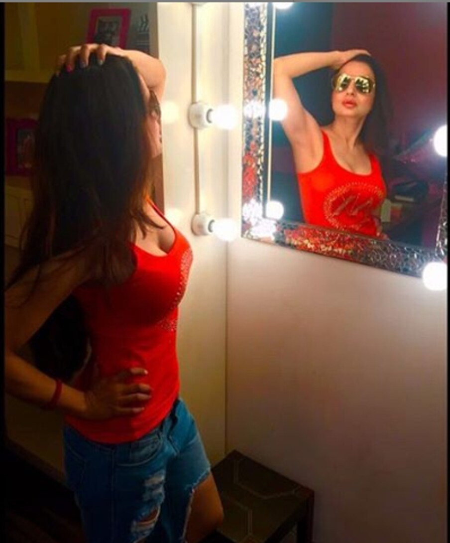  بالی ووڈ اداکارہ امیشا پٹیل (Ameesha Patel) ۔ تصویر : انسٹاگرام ۔