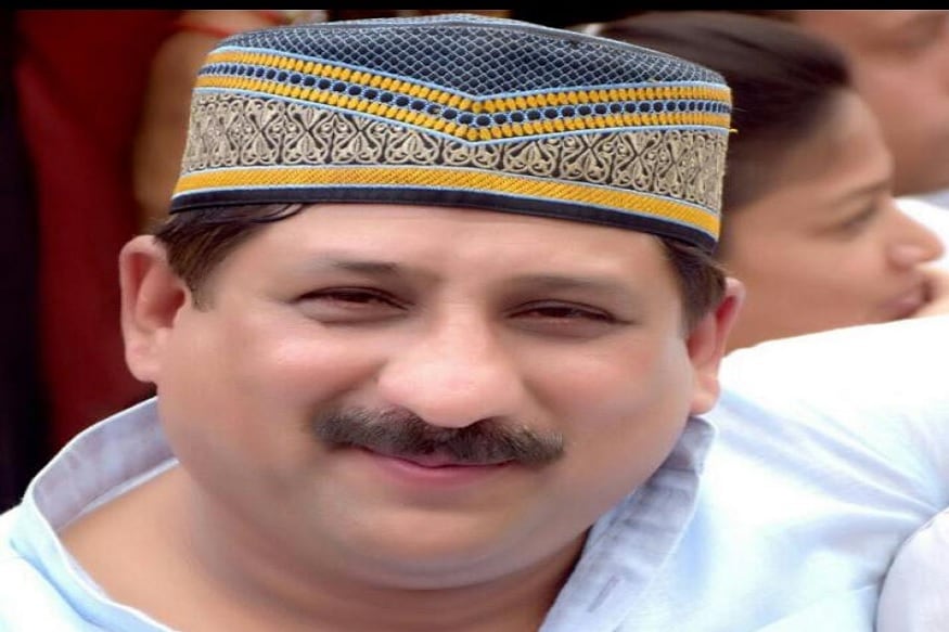 کانگریس کے رکن اسمبلی عارف مسعود کہتے ہیں کہ اقتدار کا یہ غرور زیادہ دن رہنے والا نہیں ہے۔ کورونا کے قہر میں بی جے پی اپنی ذمہ داریوں کو بھول کر ہی صرف اپنوں کو نوازنے کا کام کررہی ہے۔