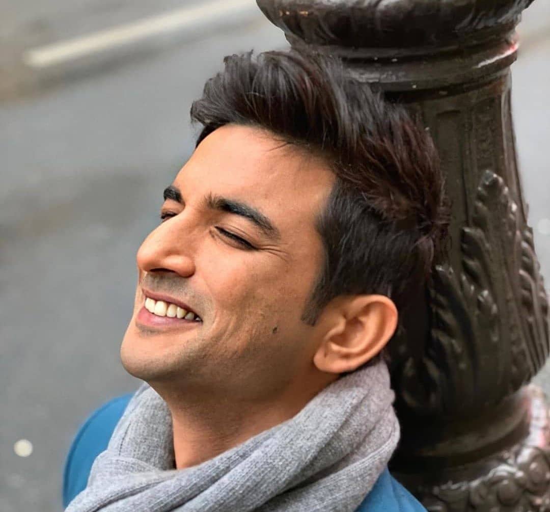 رپورٹ کے مطابق سشانت کی گردن پر 33 سینٹی میٹر کے گہرے نشان تھے اور ان کی زبان باہر نہیں ہوئی تھی ۔ دانت ٹھیک تھے ، جسم پر کوئی چوٹ کے نشان نہیں تھے ۔ تصویر : سشانت سنگھ انسٹاگرام ۔ رپورٹ کے مطابق سشانت کی گردن پر 33 سینٹی میٹر کے گہرے نشان تھے اور ان کی زبان باہر نہیں ہوئی تھی ۔ دانت ٹھیک تھے ، جسم پر کوئی چوٹ کے نشان نہیں تھے ۔ تصویر : سشانت سنگھ انسٹاگرام ۔