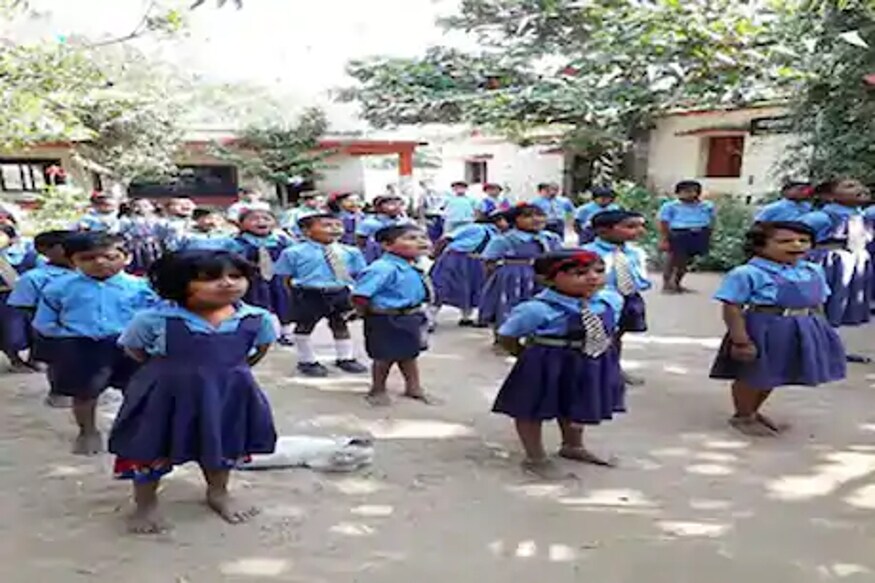 اسکولی تعلیم کے لئے خصوصی تعلیمی نصاب 5 + 3 + 3 + 4 نافذ کئے گئے ہیں ۔