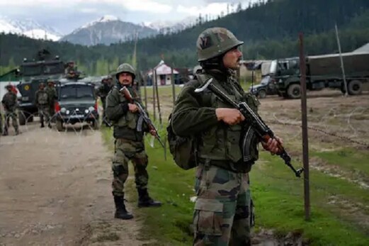 جموں ۔کشمیر: سوپور میں سی آر پی ایف پارٹی پر دہشت گردانہ حملہ، 1 جوان شہید،1شہری کی موت جموں ۔کشمیر: سوپور میں سی آر پی ایف پارٹی پر دہشت گردانہ حملہ، 1 جوان شہید،1شہری کی موت