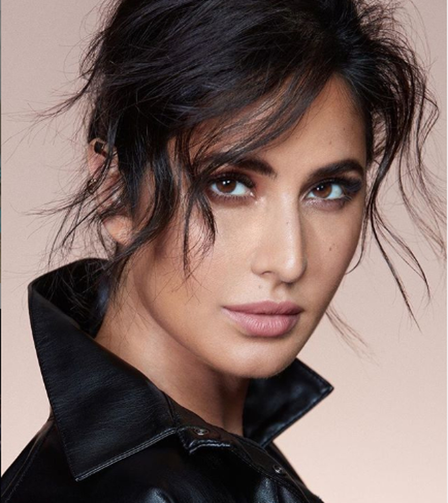 کٹرینہ کیف کی پہلی ہندی فلم بوم تھی جو جولائی 2003 میں آئی تھی ۔ اس فلم نے باکس آفس پر تو کچھ کمال نہیں کیا ، لیکن اپنے بولڈ مواد کی وجہ سے فلم سرخیوں میں کافی چھائی رہی ۔ تصویر : انسٹاگرام ۔ کٹرینہ کیف کی پہلی ہندی فلم بوم تھی جو جولائی 2003 میں آئی تھی ۔ اس فلم نے باکس آفس پر تو کچھ کمال نہیں کیا ، لیکن اپنے بولڈ مواد کی وجہ سے فلم سرخیوں میں کافی چھائی رہی ۔ تصویر : انسٹاگرام ۔