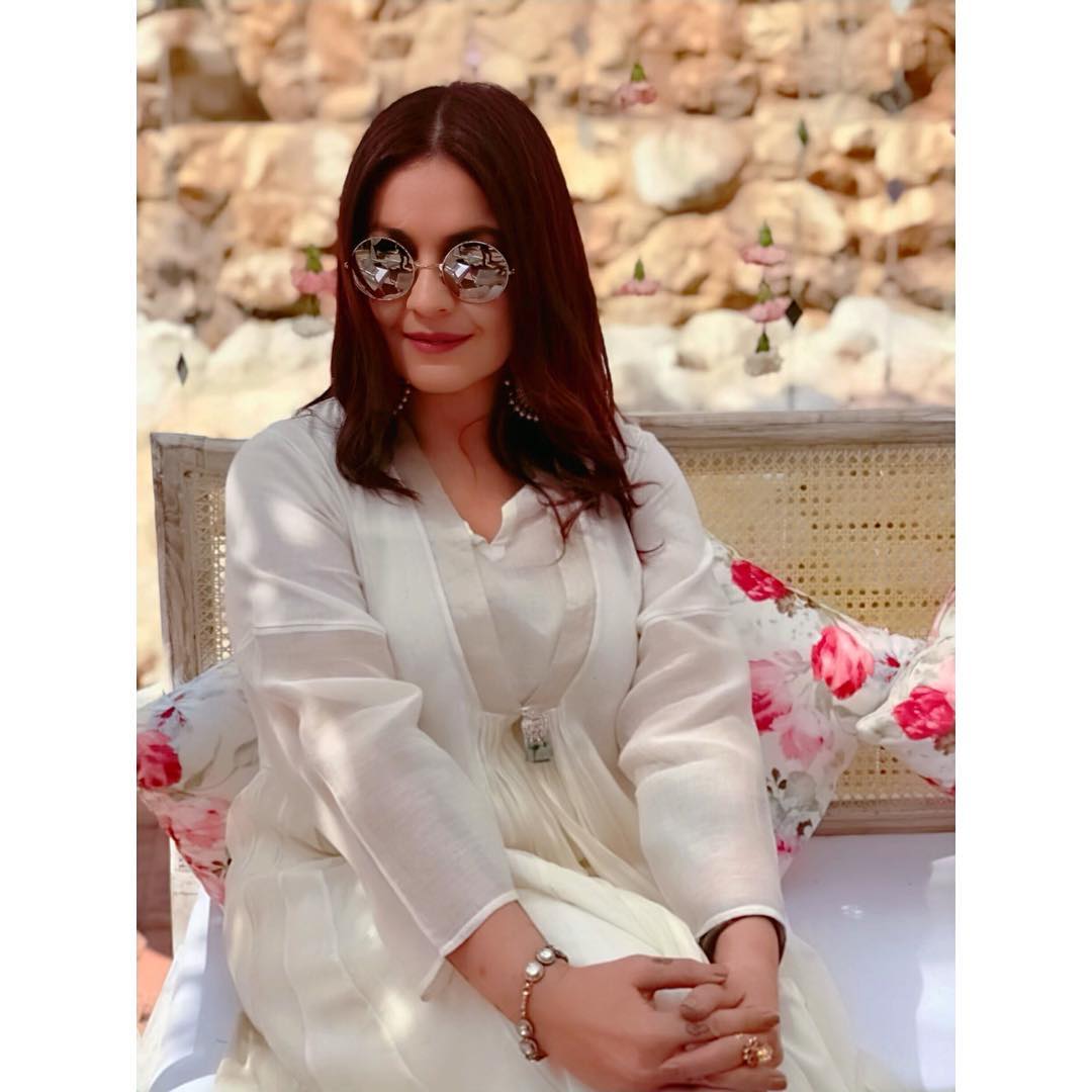 اس تصویر سے زیادہ اس کا کیپشن بھی سرخیوں میں ہے۔ پوجا بھٹ نےاس تصویر کے کیپشن میں لکھا، تنقید مجھے پریشان نہیں کرتی ہے۔ میں 90 کی دہائی کے دوران سے ہی ناقدین کے نشانے پررہی ہوں۔ پوجا بھٹ کی اس تصویر کو سوشل میڈیا پر زبردست رد عمل مل رہے ہیں۔ اس کے ساتھ ہی یہ سوشل میڈیا پر خوب وائرل ہورہی ہے۔ تصویر انسٹاگرام۔ اس تصویر سے زیادہ اس کا کیپشن بھی سرخیوں میں ہے۔ پوجا بھٹ نےاس تصویر کے کیپشن میں لکھا، تنقید مجھے پریشان نہیں کرتی ہے۔ میں 90 کی دہائی کے دوران سے ہی ناقدین کے نشانے پررہی ہوں۔ پوجا بھٹ کی اس تصویر کو سوشل میڈیا پر زبردست رد عمل مل رہے ہیں۔ اس کے ساتھ ہی یہ سوشل میڈیا پر خوب وائرل ہورہی ہے۔ تصویر انسٹاگرام۔