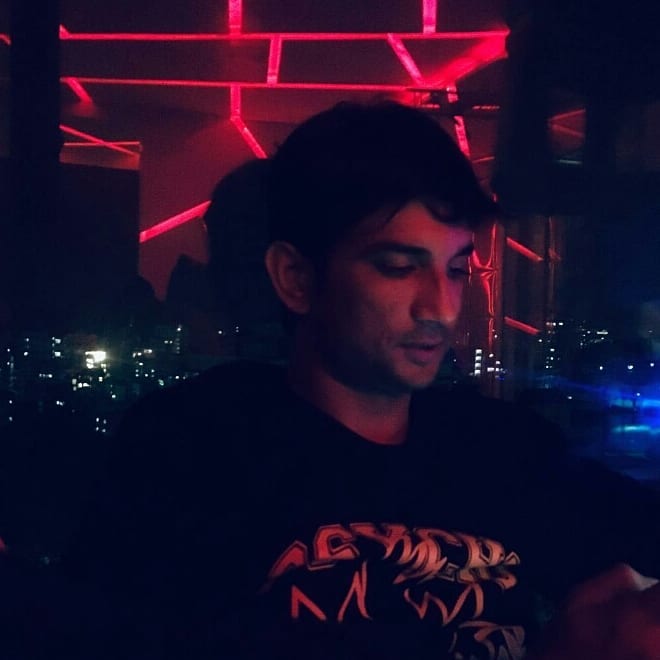 سشانت سنگھ راجپوت سنگھ انکت (Ankit Acharya) نے بتایا کہ پوجا میں لیمو ( Lemon)وغیرہ کا استعمال کیا جاتا تھا۔ انہوں نے بتایا کہ میں بھی کولکاتہ سے ہوں تو جانتا ہوں کہ ایسی پوجا جادوٹونا کیلئے کی جاتی ہے اور وہ بھی یہ کرتی ہیں۔ انکت نے بتایا کہ اسٹاف نے بتایا کہ جادو ٹونا ہوتا ہے۔ اسٹاف بھی کہتا تھا کہ یہ جگہ ہانٹیڈ ہے۔ سشانت سنگھ راجپوت سنگھ انکت (Ankit Acharya) نے بتایا کہ پوجا میں لیمو ( Lemon)وغیرہ کا استعمال کیا جاتا تھا۔ انہوں نے بتایا کہ میں بھی کولکاتہ سے ہوں تو جانتا ہوں کہ ایسی پوجا جادوٹونا کیلئے کی جاتی ہے اور وہ بھی یہ کرتی ہیں۔ انکت نے بتایا کہ اسٹاف نے بتایا کہ جادو ٹونا ہوتا ہے۔ اسٹاف بھی کہتا تھا کہ یہ جگہ ہانٹیڈ ہے۔