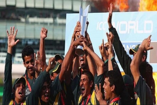 صلاح دینے پر پاکستانی کپتان کا کوچ کے گلے پر چاقو رکھنے کا معاملہ، اب قدآور نے دیا شرمناک بیان صلاح دینے پر پاکستانی کپتان کا کوچ کے گلے پر چاقو رکھنے کا معاملہ، اب قدآور نے دیا شرمناک بیان