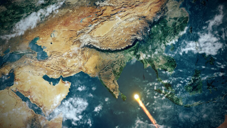  زمین کے ماحول میں داخل ہونے والے شہابی پتھر کی ایک تصویر ۔ (National Geographic)