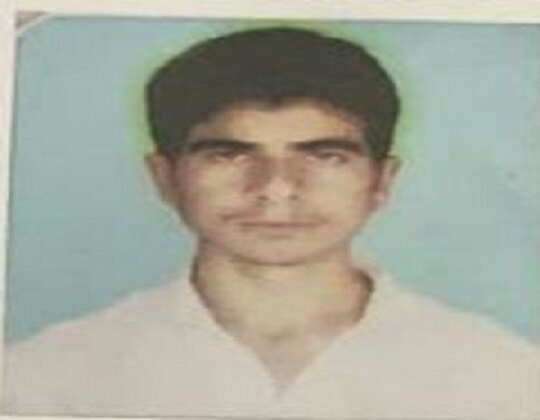 فوج نے مشکوک حرکت میں مصروف افراد کو للکارا، جس کے دوران دونوں طرف سے گولی باری کا تبادلہ ہوا، جس میں دو دہشت گرد مارے گئے ہیں، جن میں سے ایک کی شناخت نصیر الدین لون کے بطور ہوئی ہے جو کہ لشکر طیبہ کا یک کمانڈر بتایا جاتا ہے۔