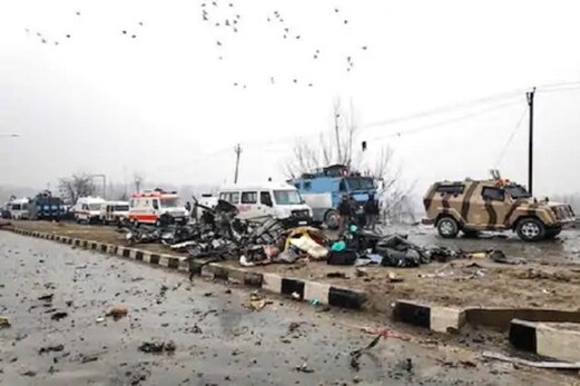 پلوامہ حملہ: این آئی اے آج داخل کرسکتی ہے 5000 صفحات پر مشتمل چارج شیٹ، ہوسکتے ہیں یہ اہم انکشاف پلوامہ حملہ: این آئی اے آج داخل کرسکتی ہے 5000 صفحات پر مشتمل چارج شیٹ، ہوسکتے ہیں یہ اہم انکشاف